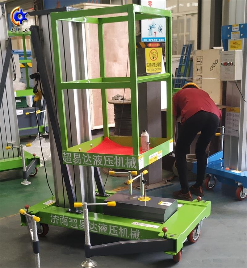 <b>浙江4米單柱鋁合金升降機(jī)發(fā)貨現(xiàn)場</b>