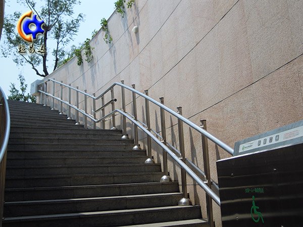 二維彎無(wú)障礙斜掛升降平臺(tái)